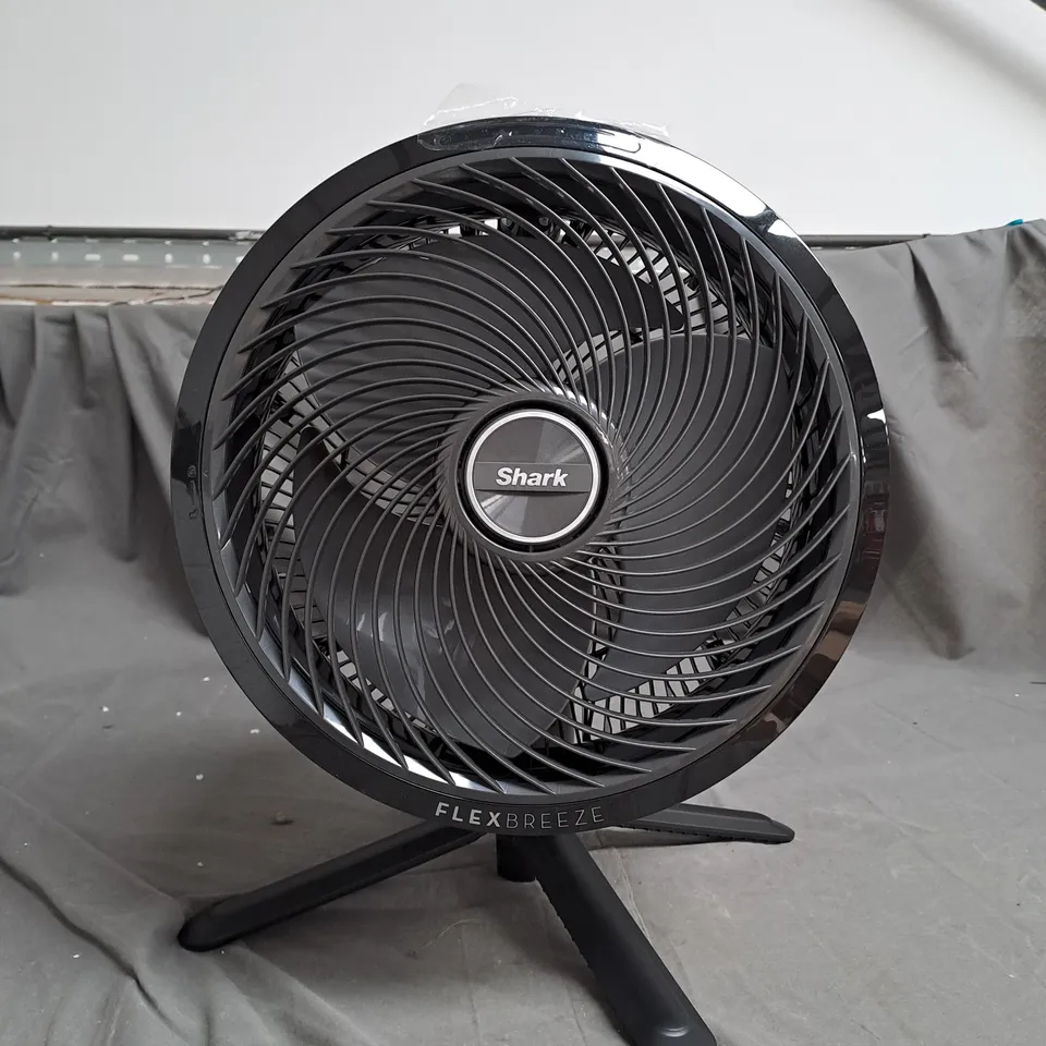 BOXED SHARK FLEXBREEZE PORTABLE FAN FA220UK
