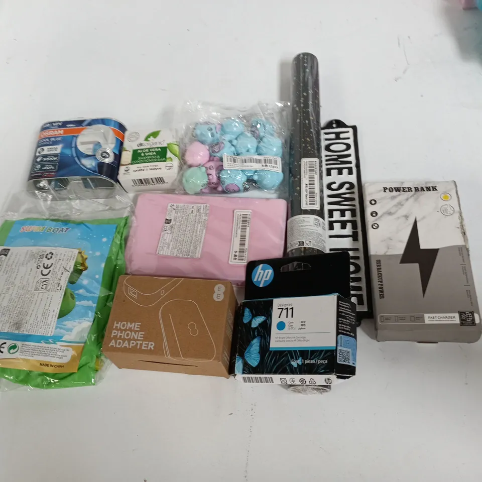 LARGE QUANTITY OF ASSORTED HOUSEHOLD ITEMS TO INCLUDE OSRAM VEHICLE BULBS, POWER BANK AND HOME SWEET HOME SIGN