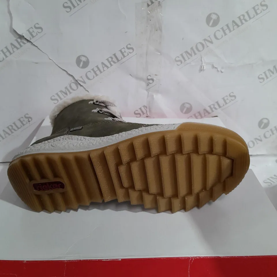 BOXED PAIR OF RIEKER WATER RESISTANT WARM LINED HIKING LACE UP BOOTS, KHAKI - SIZE 6.5