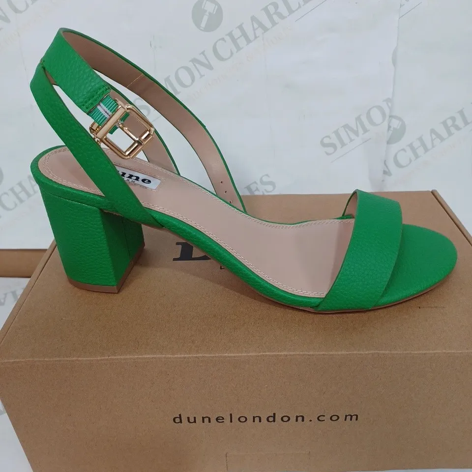 BOXED PAIR OF DUNE 278MEMEE SYNTHETIC BLOCK HEEL SANDALS - GREEN / SIZE: 6 UK