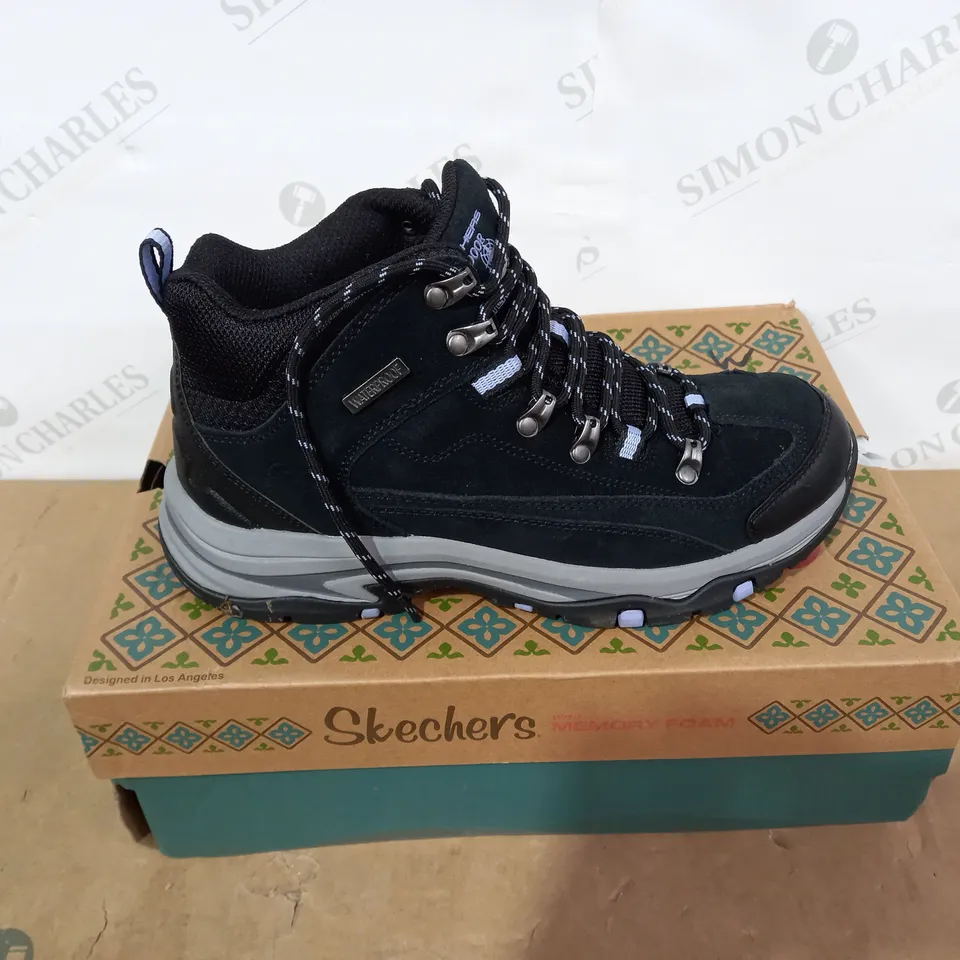 BOXED PAIR OF SKECHERS - SIZE 5.5