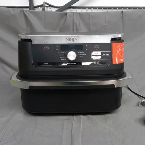 BOXED NINJA 10.4L FOODI FLEXDRAWER DUAL AIR FRYER AF500UK IN BLACK