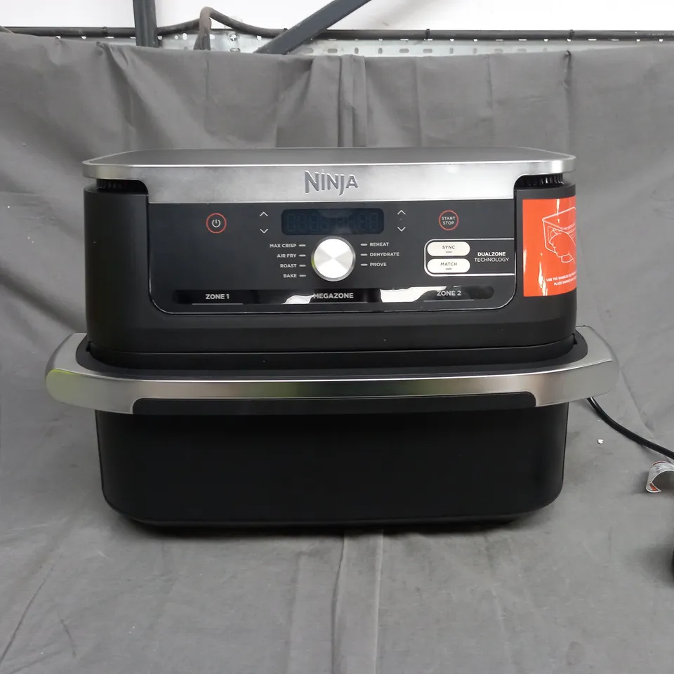 BOXED NINJA 10.4L FOODI FLEXDRAWER DUAL AIR FRYER AF500UK IN BLACK