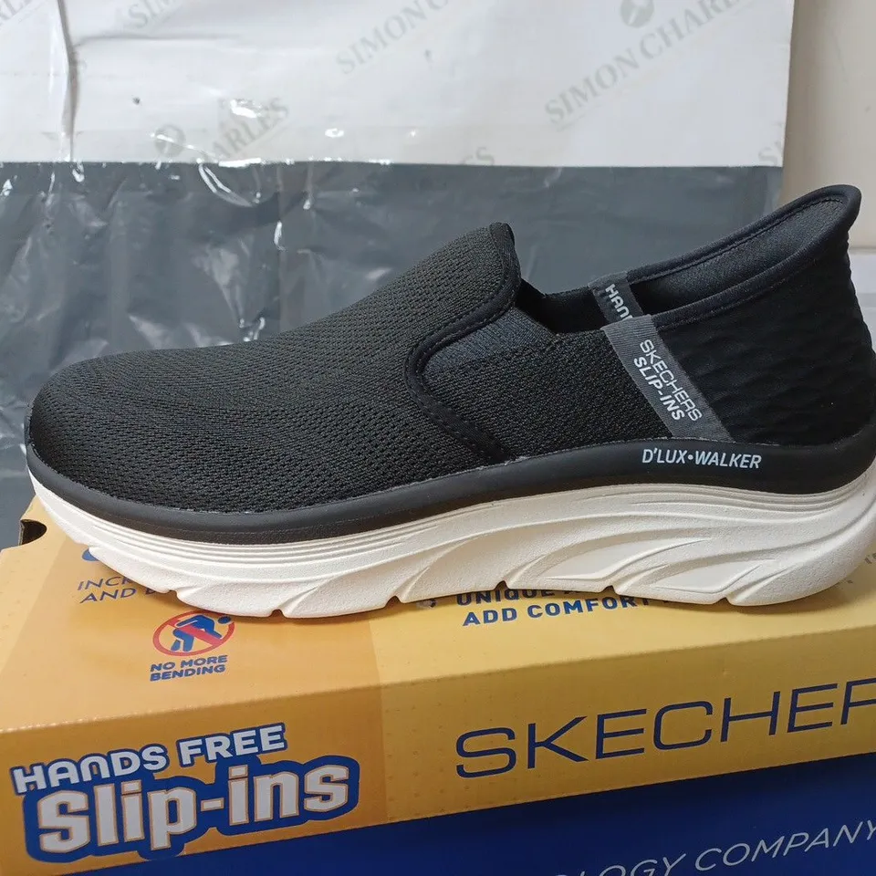 BOXED PAIR OF SKECHERS D'LUX WALKER SLIP-INS - black - SIZE 9 UK