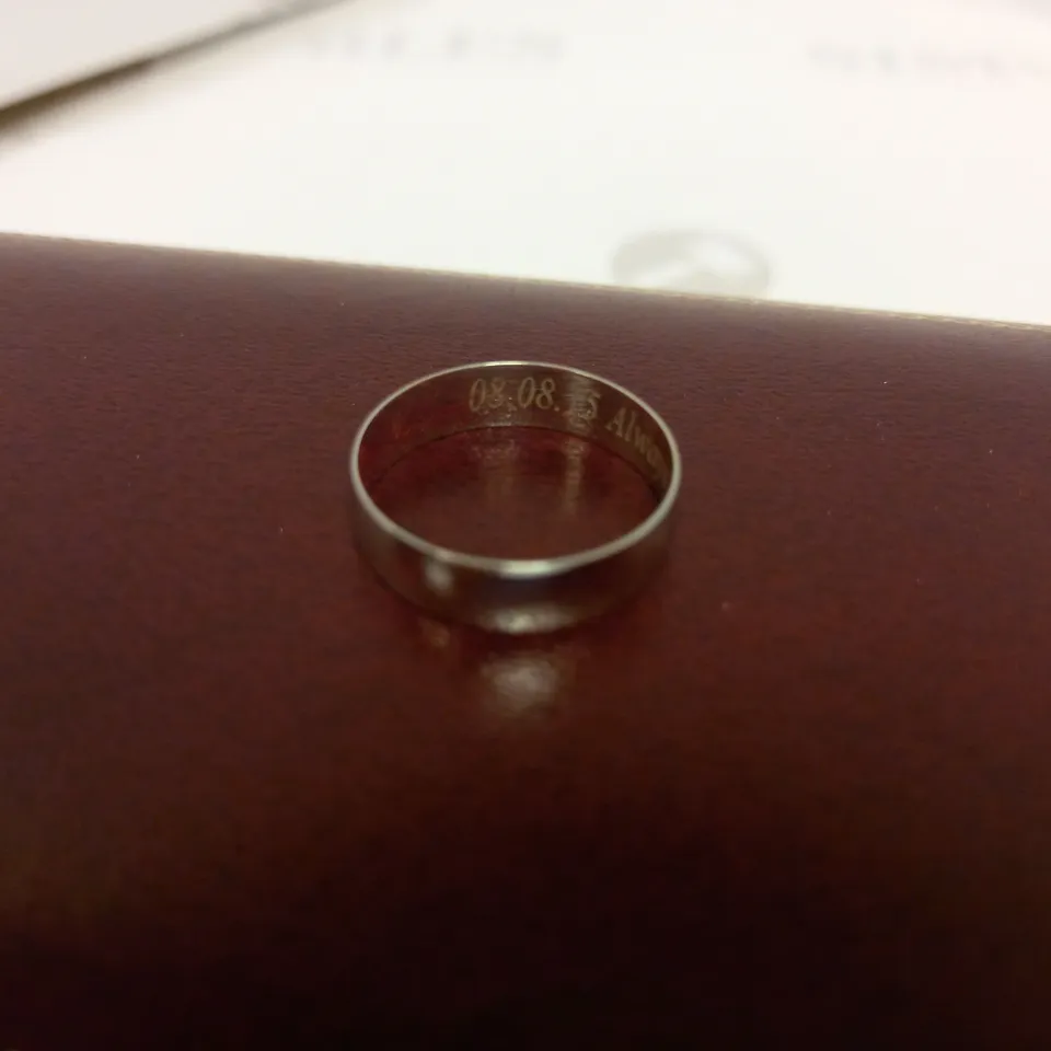 9 CARAT WHITE GOLD D SHAPE WEDDING BAND SIZE P - PERSONALISED RRP £199