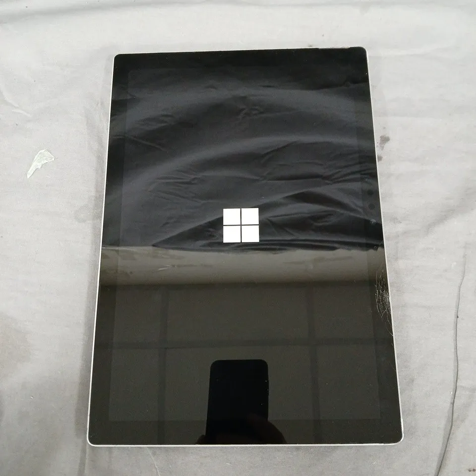 MICROSOFT SURFACE PRO 5 TABLET (M3-7Y30) 4GB RAM, 128GB, 12.3-INCH – NO KEYBOARD. CRACKED SCREEN