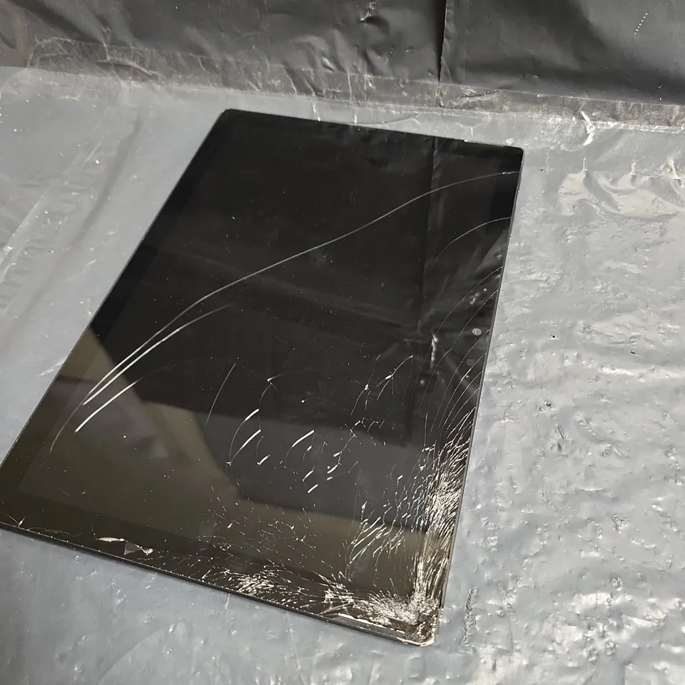 MICROSOFT SURFACE PRO 7 TABLET – BLACK (CRACKED SCREEN)