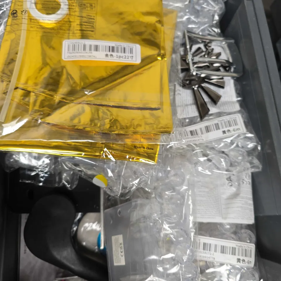 APPROXIMATELY 15 ASSORTED HOUSEHOLD ITEMS TO INCLUDE LED LIGHTS, NEEDLE GAUGE, DIGITAL SCALES ETC