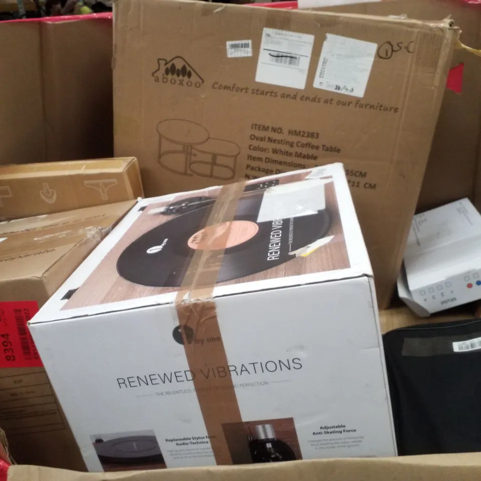 PALLET CONTAINING ASSORTED PRODUCTS INCLUDING RENPHO MASSAGE CHAIR, AUDIO TURNTABLE, FULL MOTION TV WALL MOUNT BRACKET & COOKER HOOD