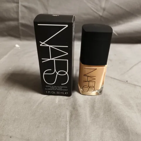 NARS SHEER GLOW FOUNDATION IN MEDIUM 2 SANTA FE - 30 ML BOTTLE, BOXED
