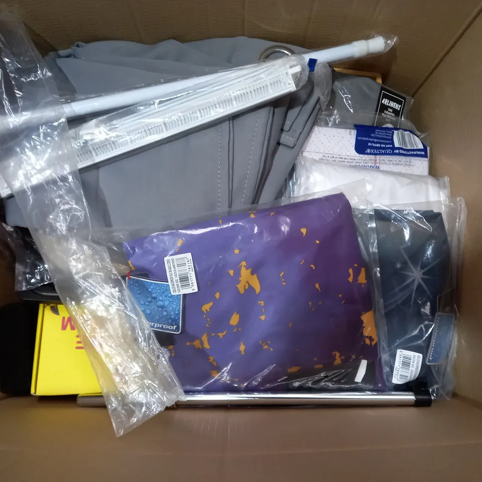 LOT OF ASSORTED ITEMS TO INCLUDE - BED SHEETS - CAT MATES - FOAM MATES - 