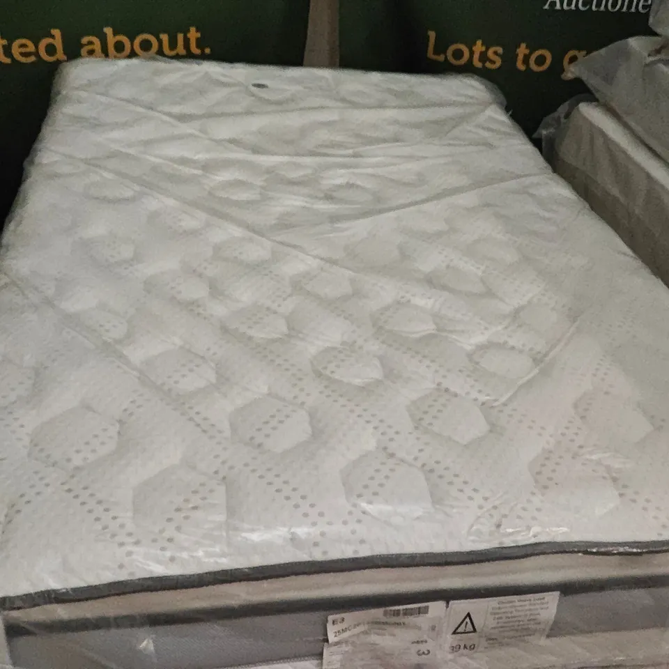 QUALITY BAGGED SILENTNIGHT MIRACOIL 4'6" DOUBLE MATTRESS 
