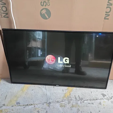 LG 42'' SERIES DISPLAY MONITOR - MODEL 42LS55A - COLLECTION ONLY 