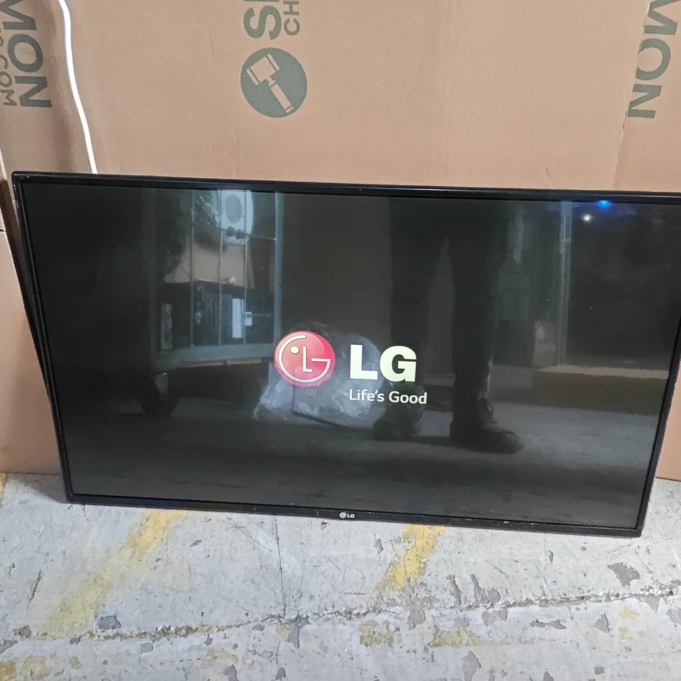 LG 42'' SERIES DISPLAY MONITOR - MODEL 42LS55A - COLLECTION ONLY 