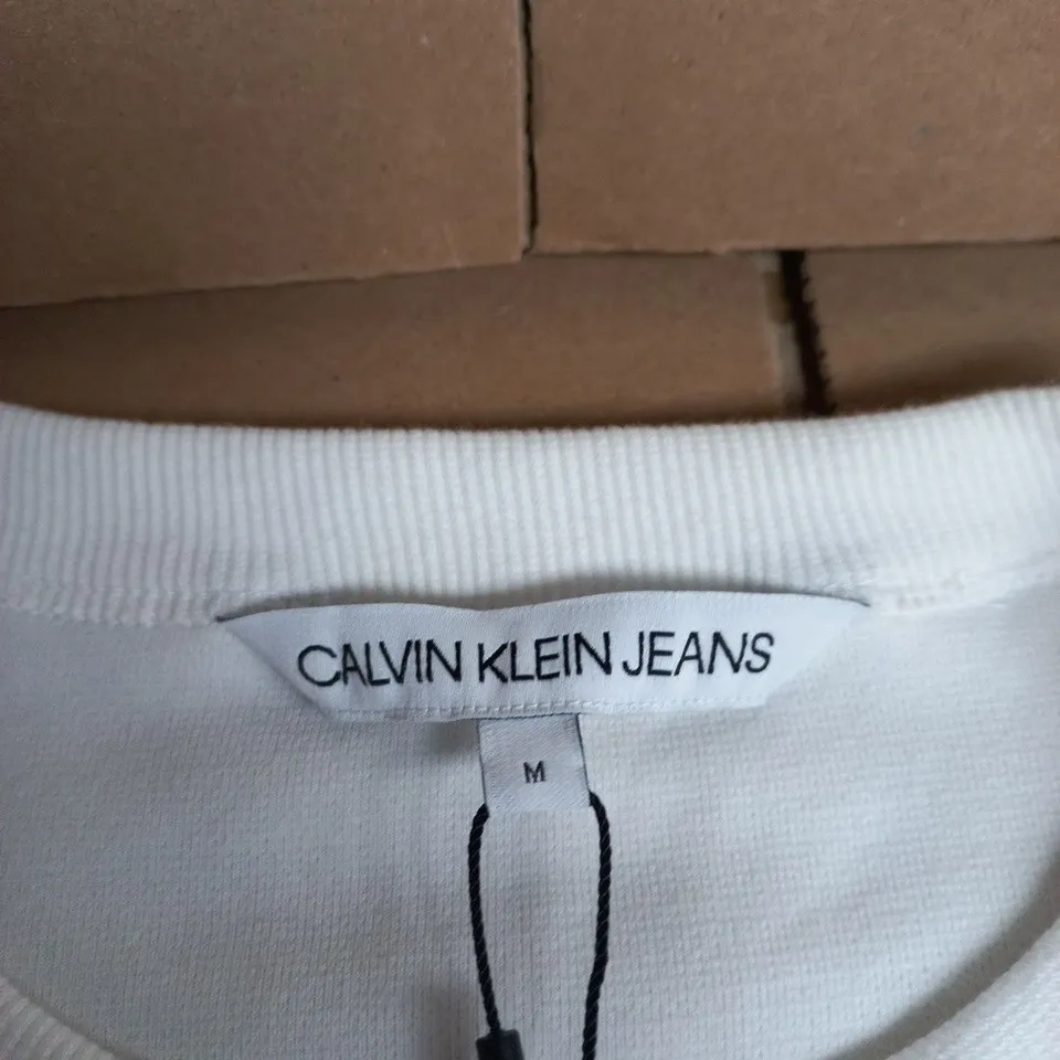 CALVIN KLEIN JEANS WHITE LONG-SLEEVE TOP – SIZE M