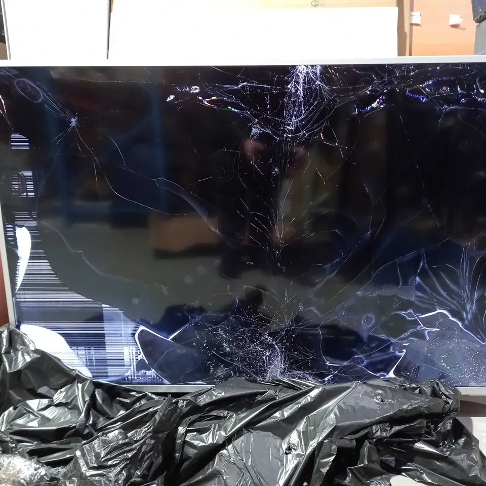 PHILIPS S8PUS8505 4K UHD 60" TV - COLLECTION ONLY 