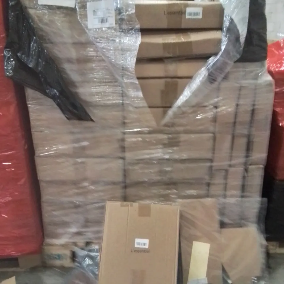 PALLET OF ASSORTED HOUSEHOLD GOODS AND PRODUCTS TO INCLUDE;GIFT BOXES,MEN'S BAG,BUNNY PEGBOARD