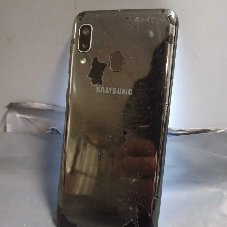 SAMSUNG GALAXY A20E