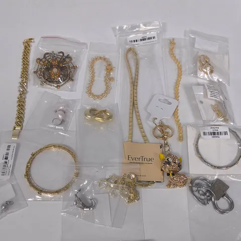 LOT OF 16 FASHION JEWELLERY ITEMS IN VARIOUS STYLES TO INCLUDE SPIDER BROACH AND PURE BRONZE NECKLACE