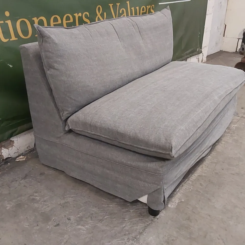 QUALITY DESIGNER 2 SEATER FABRIC UPHOLSTERED SOFA - GREY 