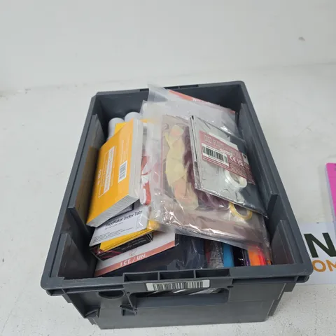 TOTE OF APPROXIMATELY 12 ASSORTED ITEMS TO INCLUDE: NU NOTEBOOK 