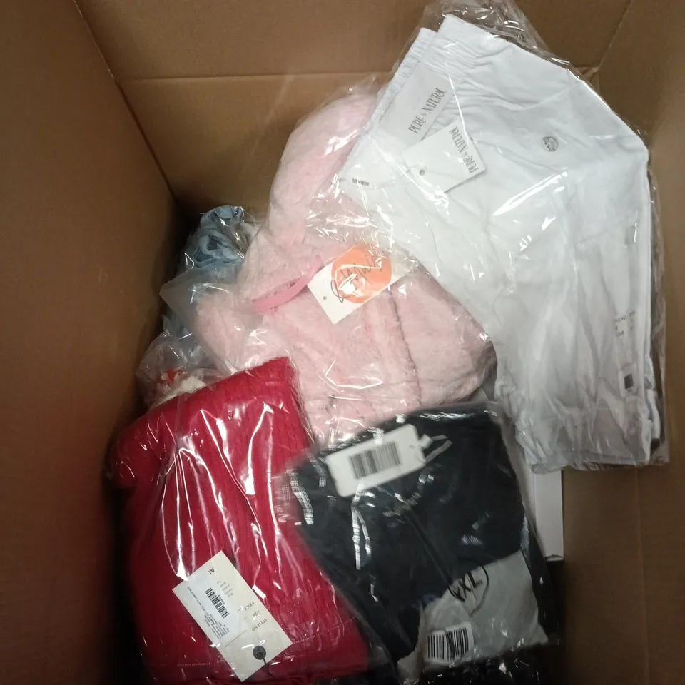 BOX OF APPROXIMATELY 10 ASSORTED CLOTHING ITEMS IN DIFFERENT STYLES, COLOURS AND SIZES