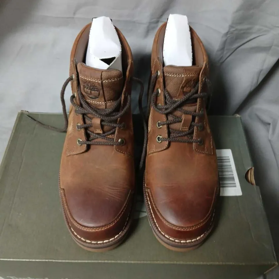 TIMBERLAND LARCHMONT CHUKKA BOOTS – MEDIUM BROWN NUBUCK, MEN'S UK 6.5 (US 7, EU 40)