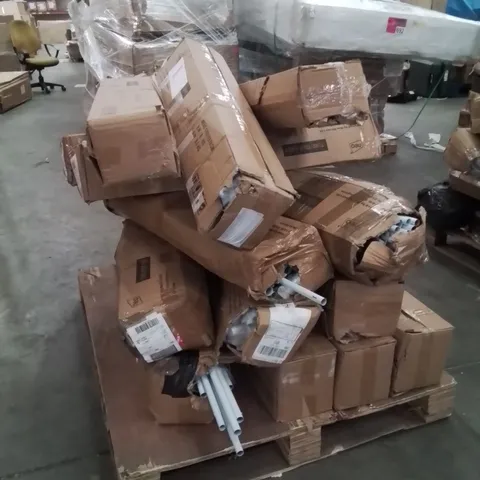 PALLET CON A LARGE QUANTITY OF NEO TUBE TENTS