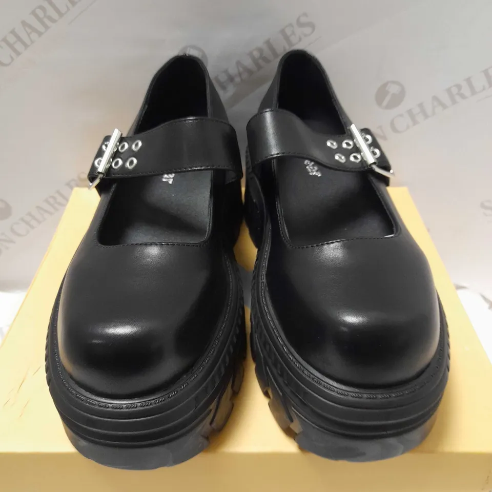 KOI VERITAS BLACK PU STOMPER BUCKLE SHOES - SIZE 6