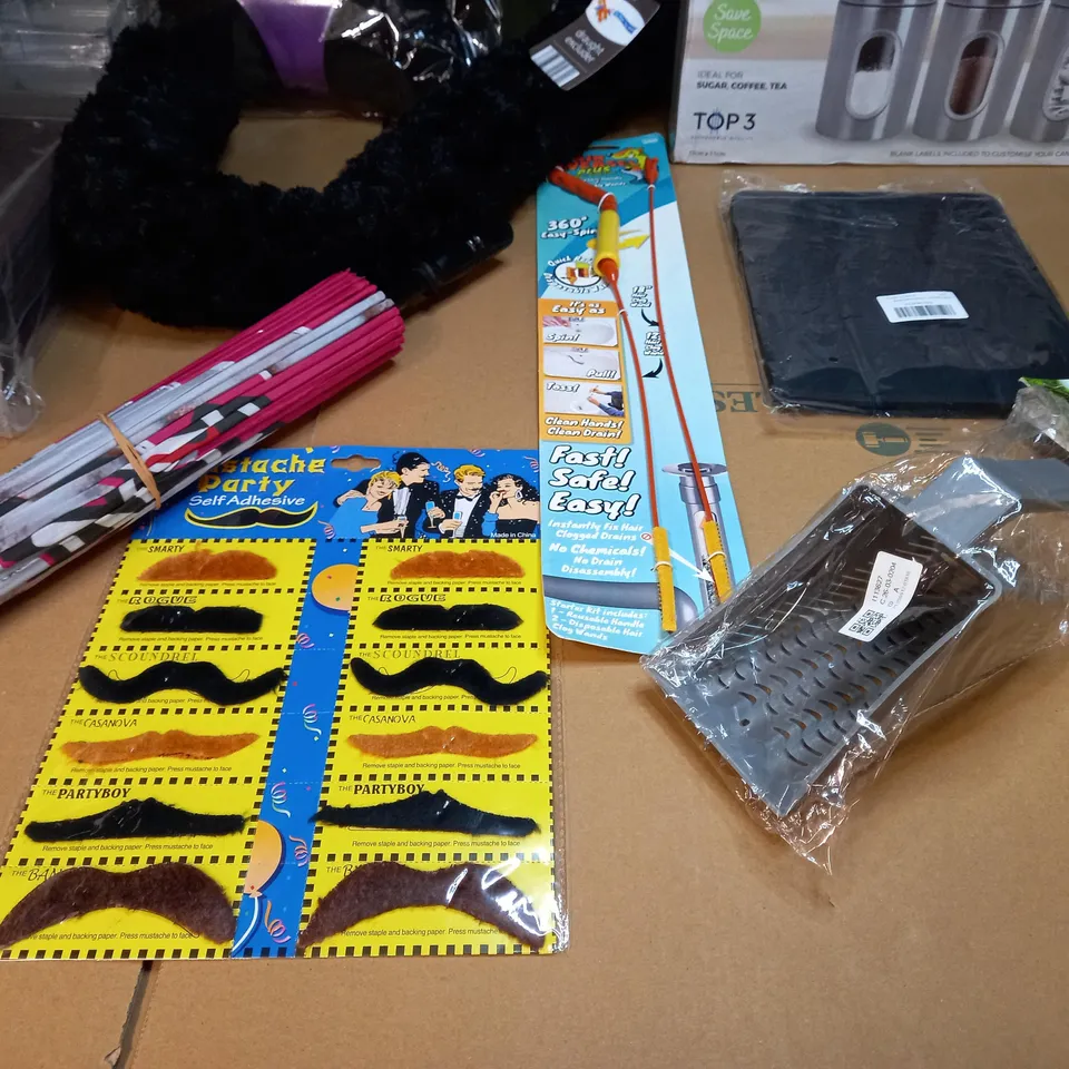 LARGE BOX OF APPROXIMATELY 20 ASSORTED HOUSEHOLD ITEMS TO INCLUDE: DRAUGHT EXCLUDER, KITCHEN CANISTER, MASSAGE CUSHTIE