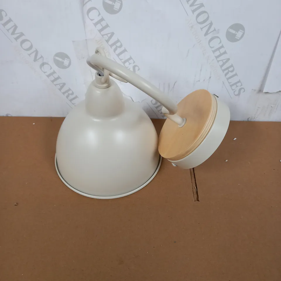 BLYTON 1LT WALL BRACKET NATURAL FINISH PAINTED SHADE