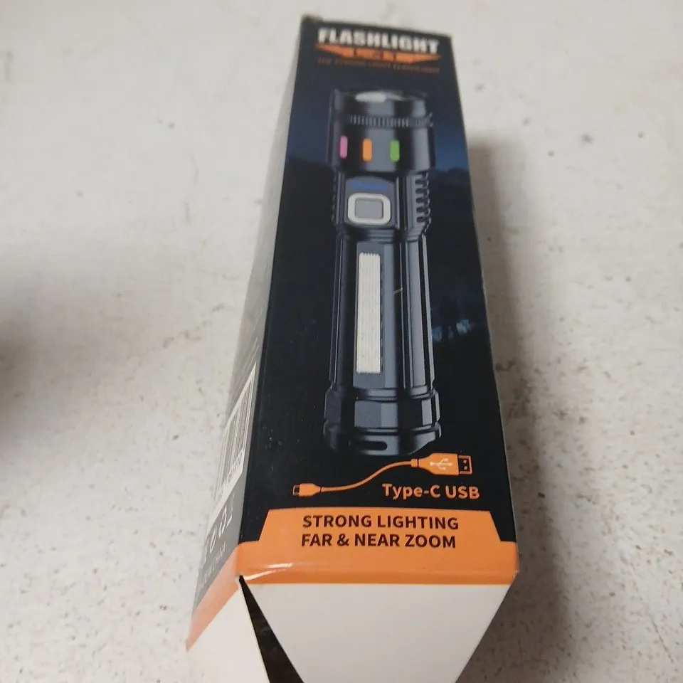 APPROXIMATELY 10 ASSORTED ITEMS INCLUDING FIRE TV STICK HD AND FLASHLIGHT  L-41