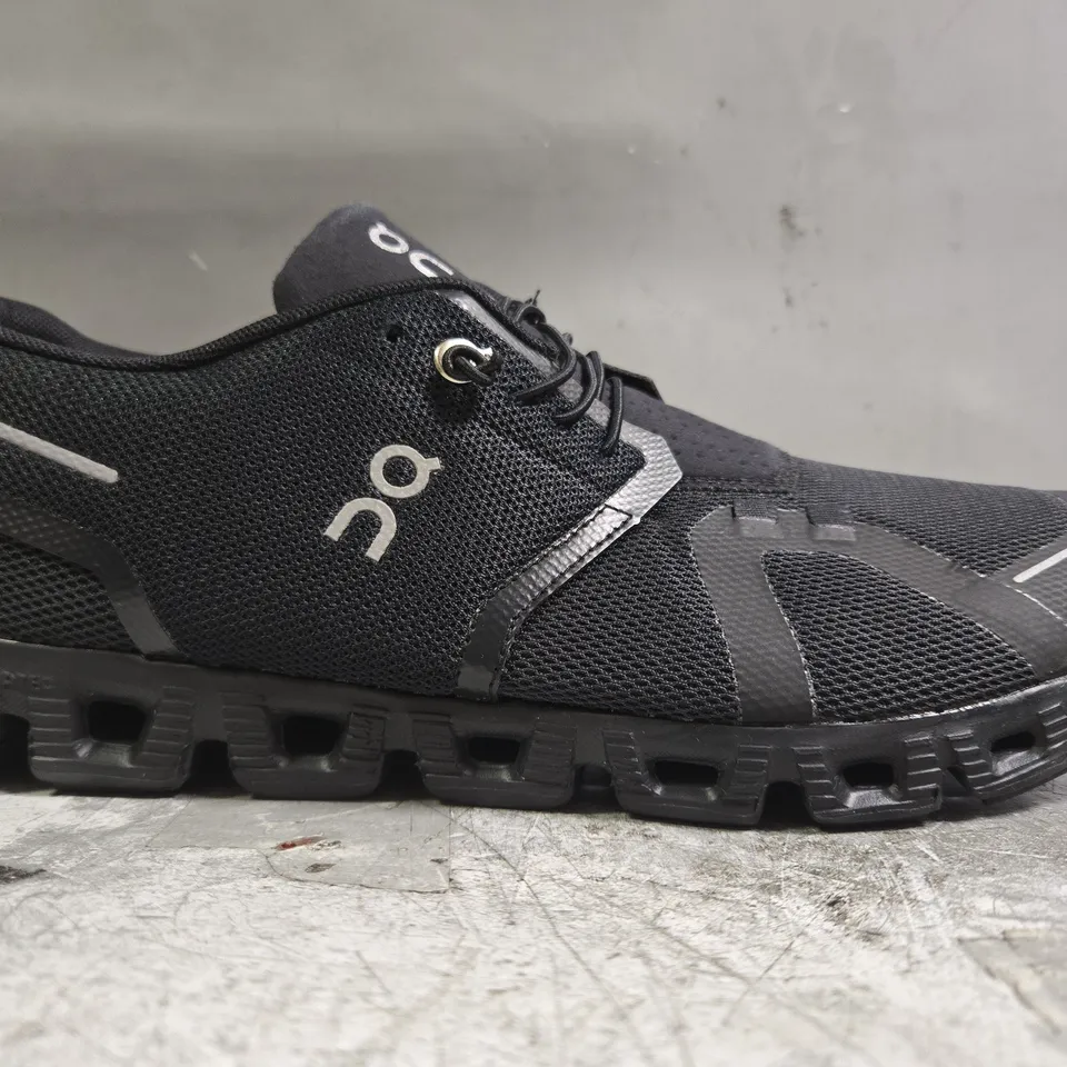 PAIR OF ON SHOES IN BLACK SIZE UK 9
