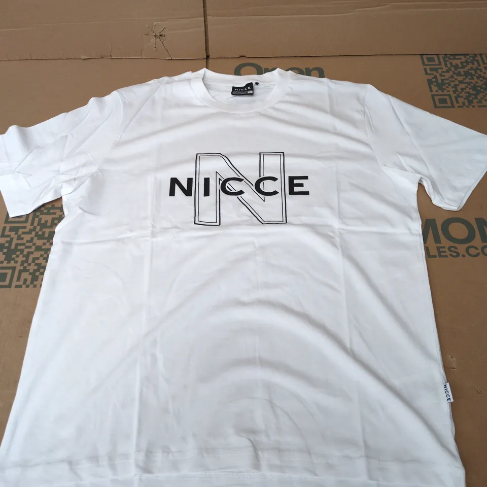 NICCE LONDON LARGE RAISED LOGO T-SHIRT IN WHITE - UK SIZE L