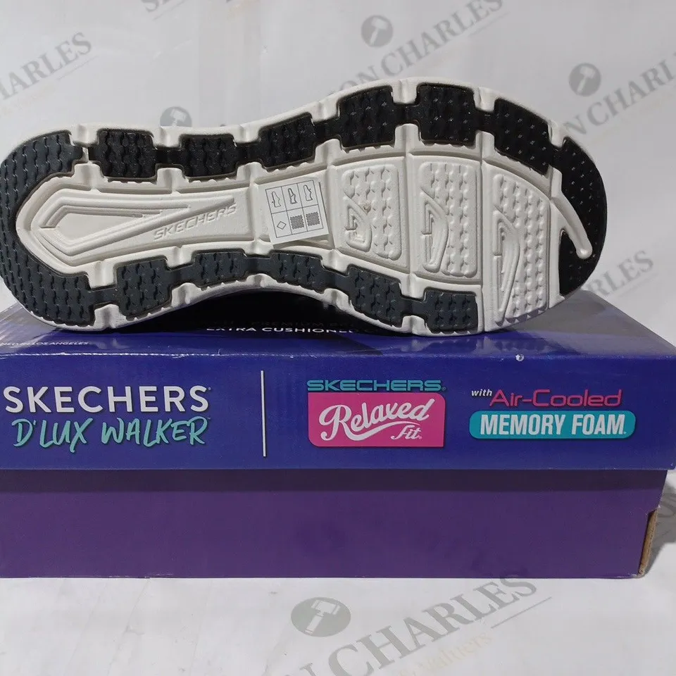 BOXED PAIR OF SKETCHER D'LUX WALKER TRAINERS IN BLACK SIZE 6