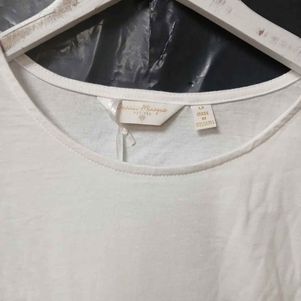 DANNII MINOGUE LACE DETAIL T-SHIRT PETITE IN WHITE - SIZE LP