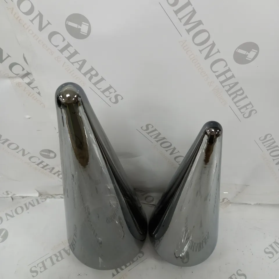 KELLY HOPPEN SET OF 2 INDOOR OUTDOOR PRELIT GLASS DECOR - REFLECTIVE CONES