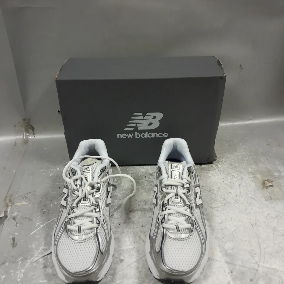 BOXED PAIR OF NEW BALANCE 740 SILVER UK 5 