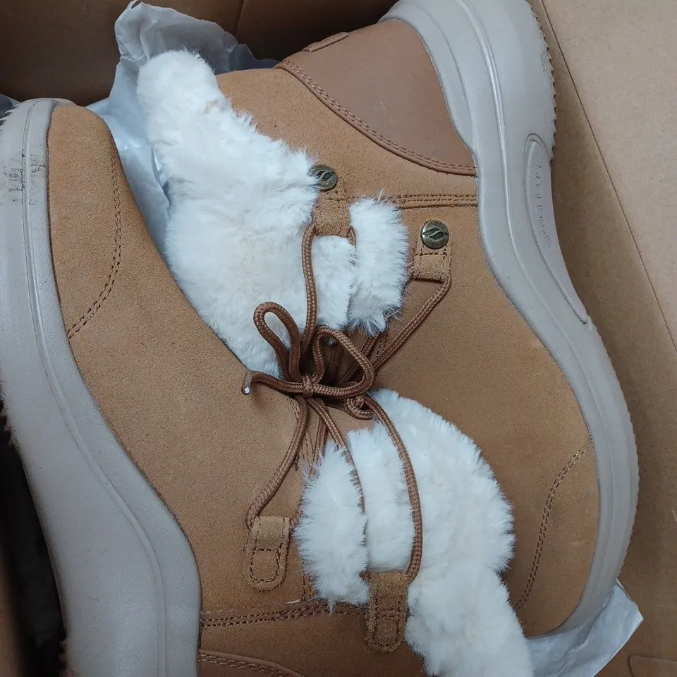BOXED SKECHERS ON THE GO MIDTOWN COZY VIBES BOOTS, CHESTNUT - SIZE 6 