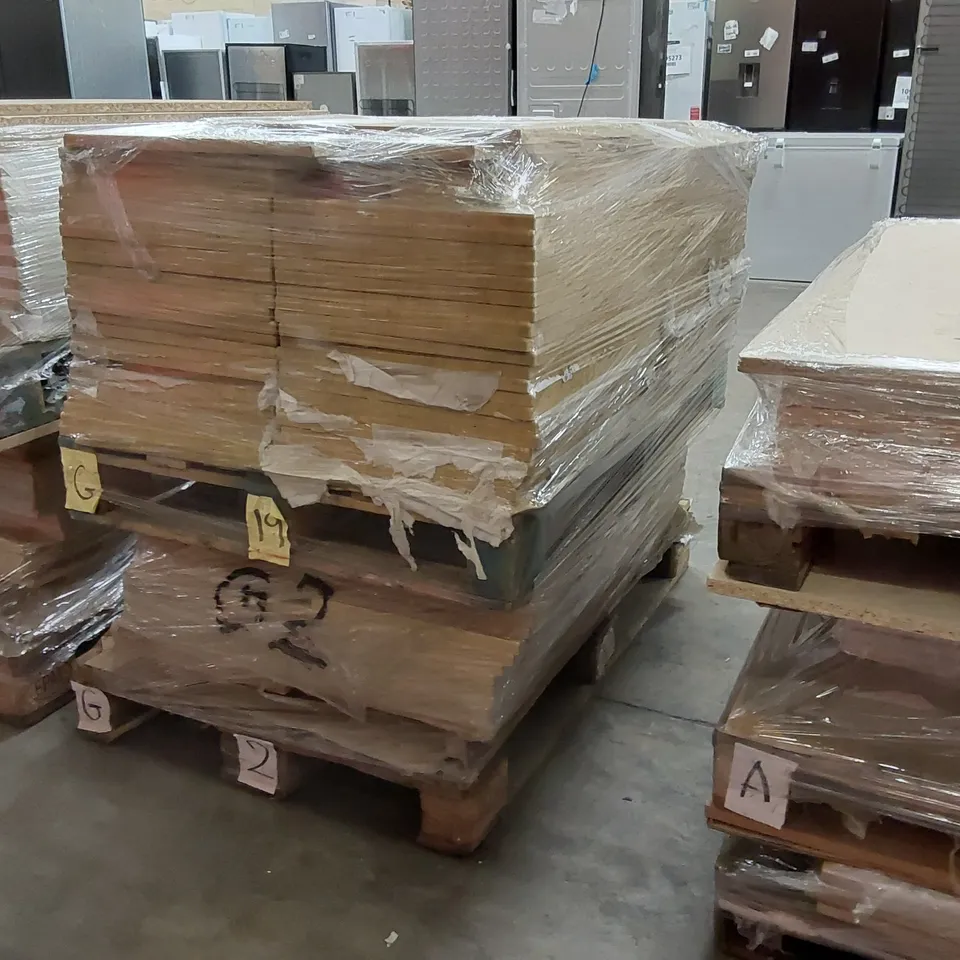 PALLET OF APPROXIMATELY 140 BRAND NEW CANTERBURY LISSA OAK KITCHENS/BEDROOM REPLACEMENT CABINET DOOR/DRAWER/END PANELS IN ASSORTED SIZES TO INCLUDE;