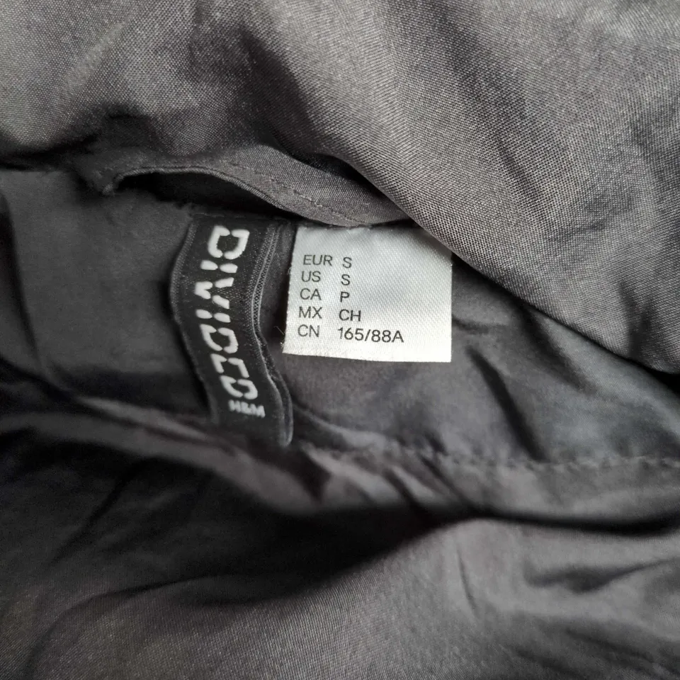 H&M BLACK PUFFER JACKET WITH HOOD, UK S