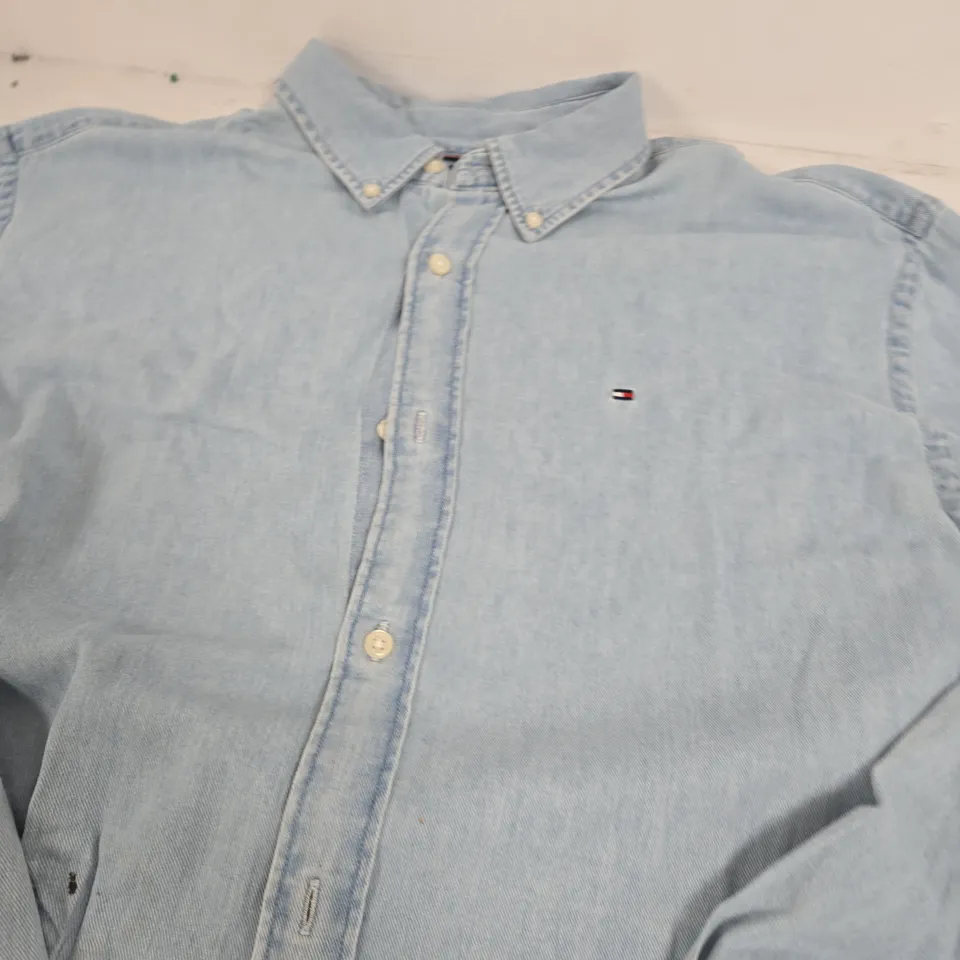 TOMMY HILFIGER DENIM SHIRT – LIGHT BLUE - XL
