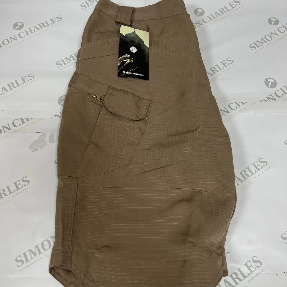 OUTDOOR EQUIPMENT SPORTS CARGO SHORTS IN BEIGE SIZE XL