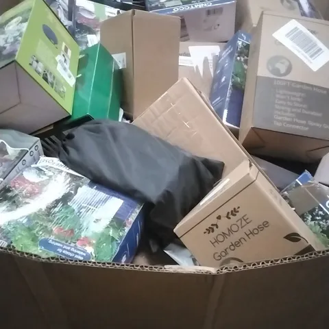 A PALLET CONTAINING ASSORTED GARDEN HOSES AND SWIMMING PRODUCTS ETC