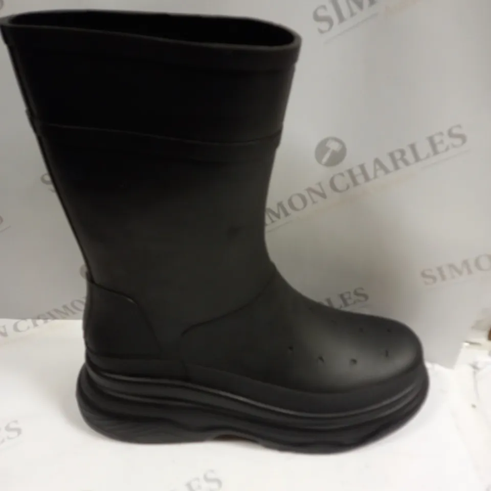 PAIR OF KOI FOOTWEAR BLACK WELLINGTON BOOTS - 9