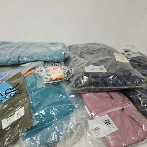 28 X ASSORTED BRAND NEW REGATTA CLOTHING PRODUCTS IN VARIOUS STYLES & SIZES