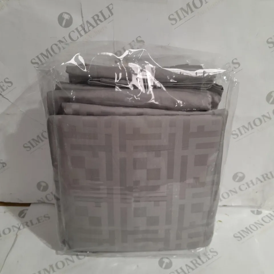 K BY KELLY HOPPEN GEO JAQUARD 100% COTTON DUVET SET SIVLER GREY- DOUBLE