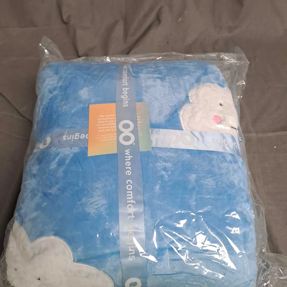 OO OVERSIZED SOFT OODIE BLUE CLOUDS DESIGN