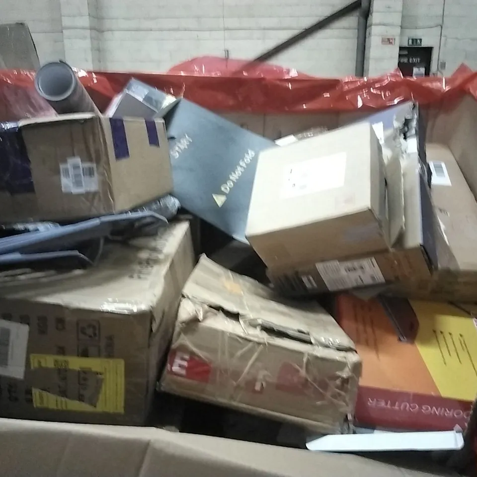 PALLET OF HOUSEHOLD ITEMS TO INCLUDE TURNTABLE SYSTEM, SLOT TRACK RACING, MOUSE PAD,PRO VINYL FLOORING CUTTER AND OTHER ASSORTED ITEMS...