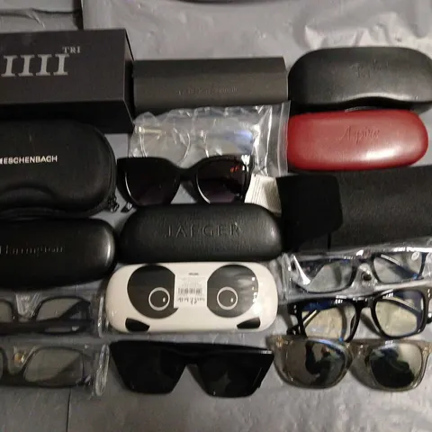 LOT OF APPROXIMATELY 30 ASSORTED PAIRS OF GLASSES AND CASES